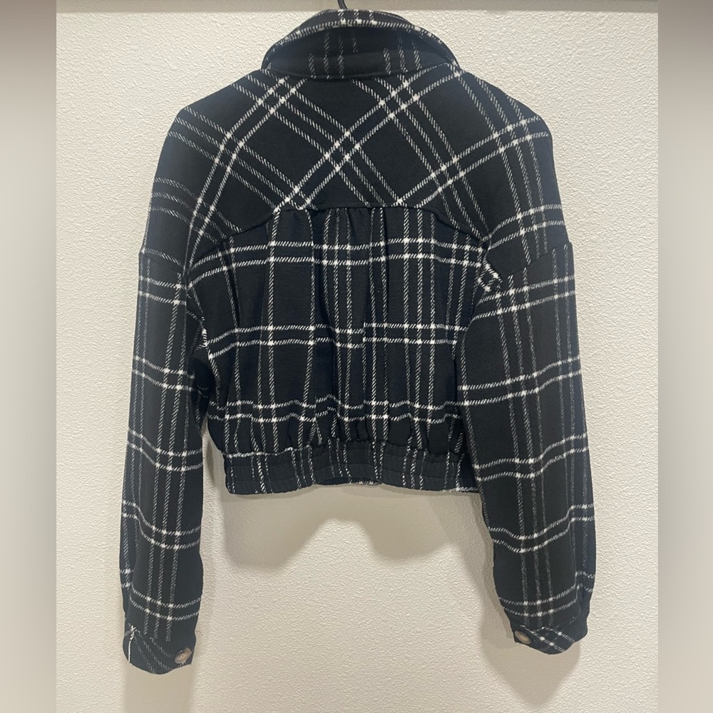 Timing Black and White Cropped Checkered Jacket - Picture 2 of 3